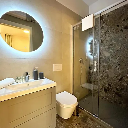 Josephine Apartment